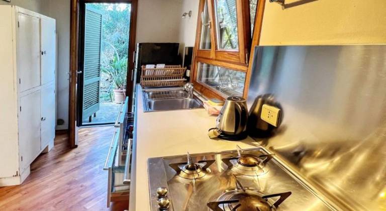 Holiday apartment with grill, yard & pool — photo 3