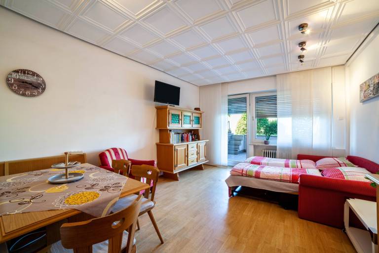 Apartment with pool, yard & terrace | Garden view — photo 5