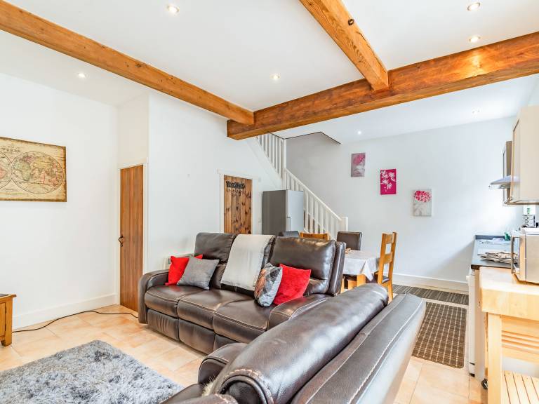 Cottage with 2 rooms for 5 persons — photo 4