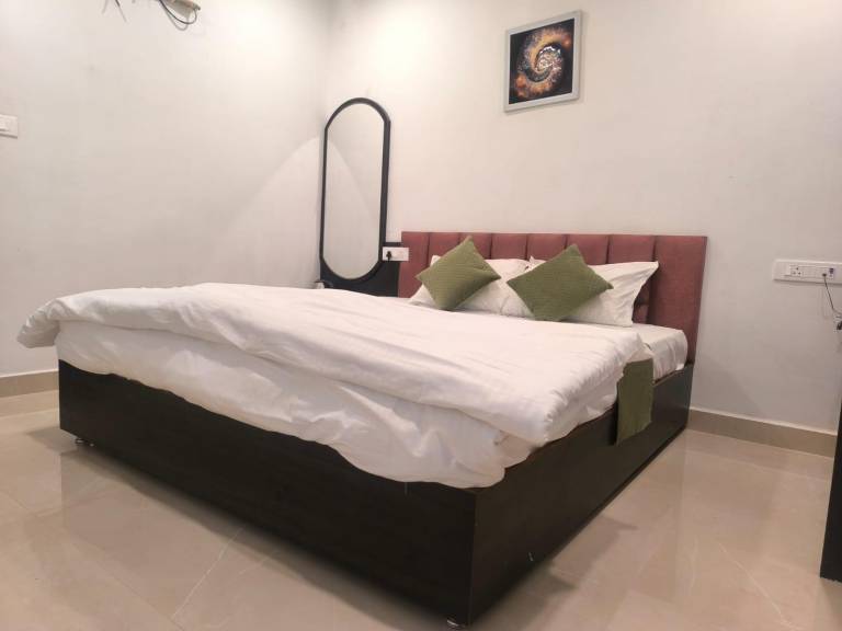Hotel Swastik Near Banaras Junction