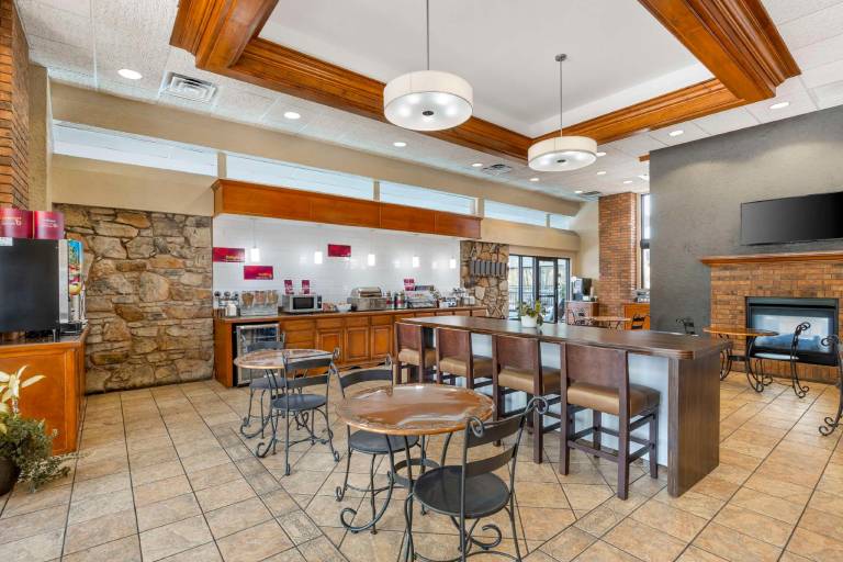 Best Western Plus Landing View Inn & Suites in Branson, MO