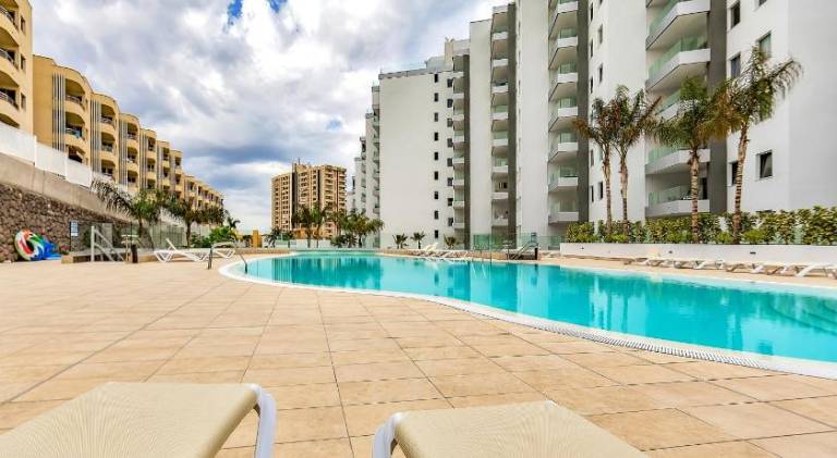 Fully equipped apartment with patio, pool & garden | Beach nearby | Pets allowed — photo 4