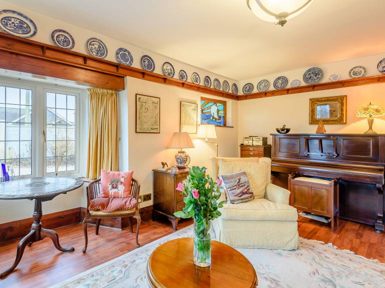 Family-friendly lovely cottage with yard & barbeque | River view | Dogs allowed — photo 4