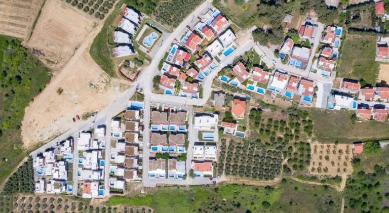 Fully equipped big villa with terrace, hot tub & private pool | Perfect for remote work | Pets allowed in Kavala