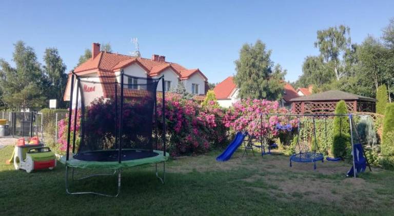 Holiday apartment with patio & yard — photo 4
