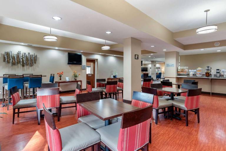 Comfort Suites Jacksonville Airport — photo 3