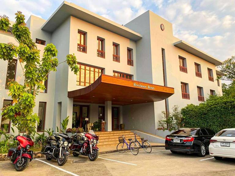 Riverhouse Resort
