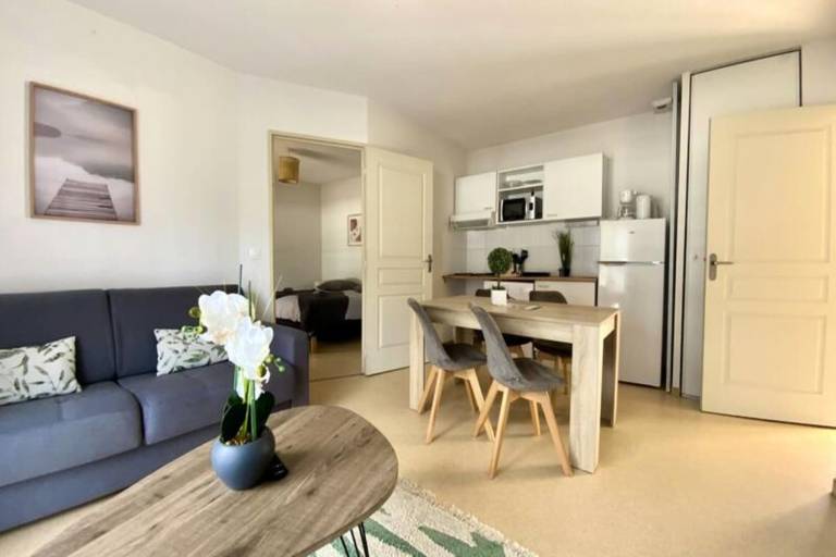 Apartment with pool & terrace — photo 5