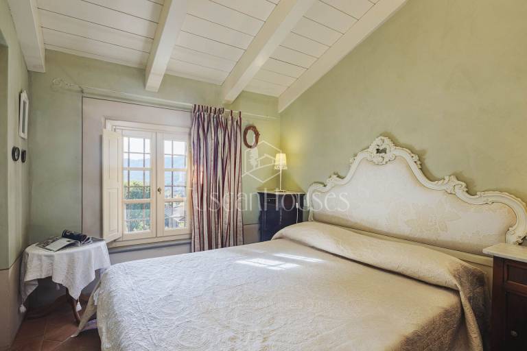 Villa with terrace, pool & yard | Mountain view — photo 3