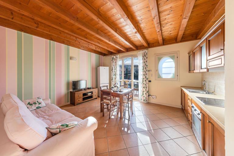 Children-friendly rental apartment with barbeque, terrace & pool | Next to the beach | Pets are welcome — photo 5