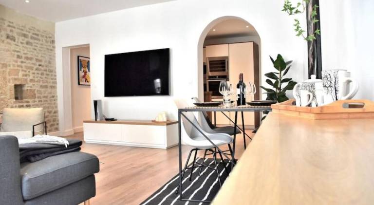 Hyper Centre - Elegant Appartement au Pied des Restaurants et Boutiques — photo 2