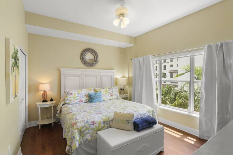 Condo with jacuzzi & heated pool | Water view — photo 5