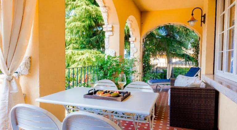 Serviced apartment with garden, barbeque & terrace — photo 4