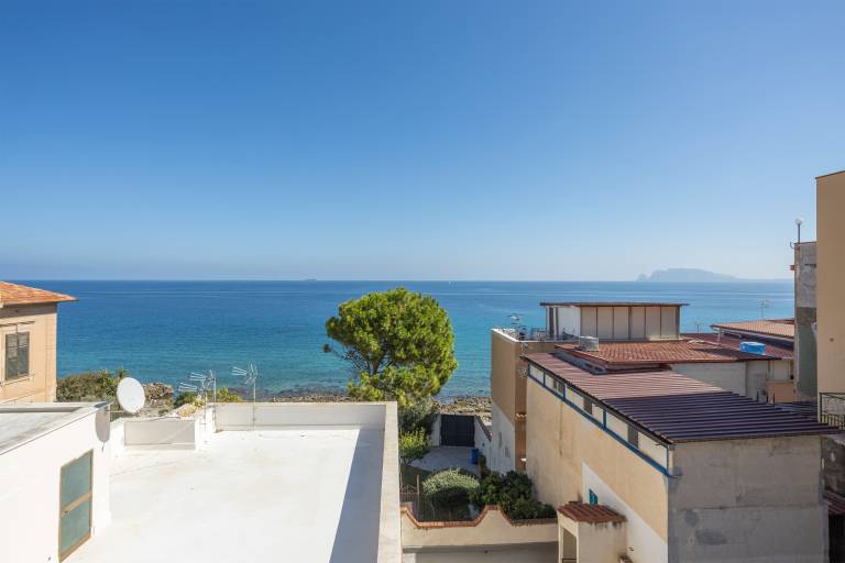 Holiday Home 'Terrazza Sul Mare' with Shared Terrace, Wi-Fi and Air Conditioning in Palermo