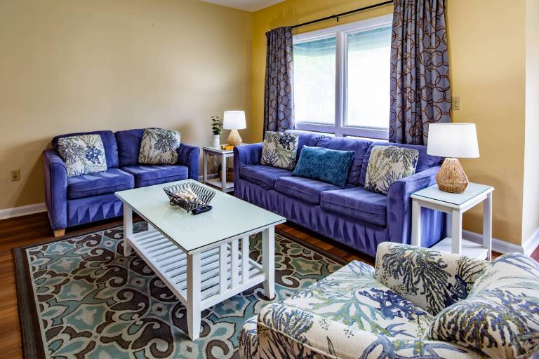 Condo with jacuzzi & pool | Water view | Pet-friendly — photo 3