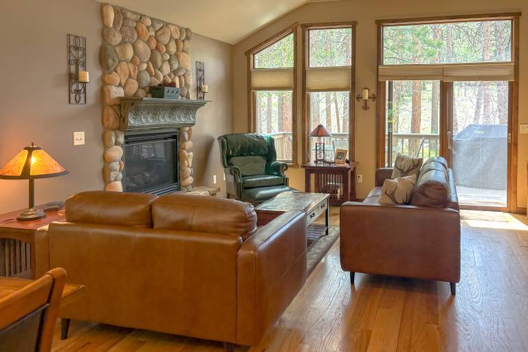 Spacious Estes Park Home on Big Thompson River