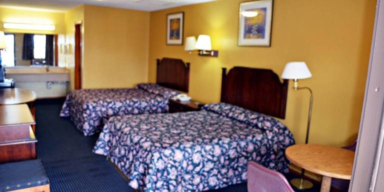 Aloha Inn — photo 2