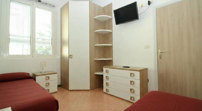 Rental apartment with 2 rooms for 5 persons — photo 4