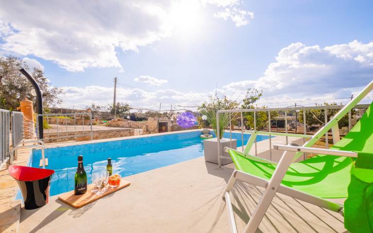 Villa with garden, private pool & grill | Pool view — photo 4