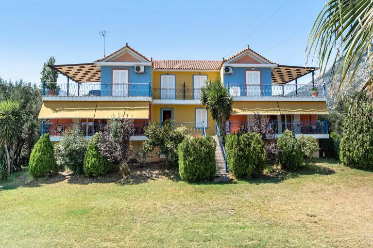 Pet-Friendly Apartment "Efrosyni apartment" with Mountain View, Garden & Wi-Fi — photo 4