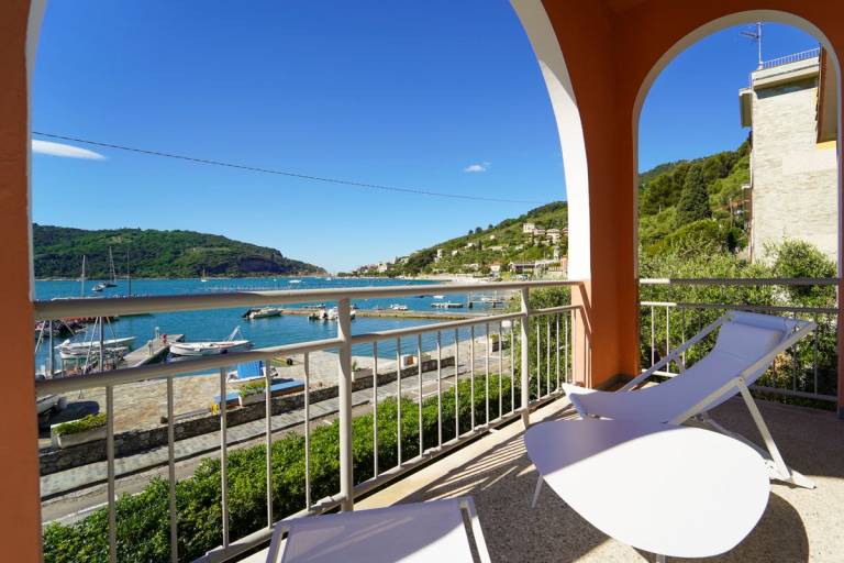 Child-friendly lovely villa with terrace & garden | Pets allowed — photo 3