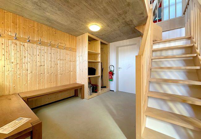 Tiny House facing the Alps Ski in and out