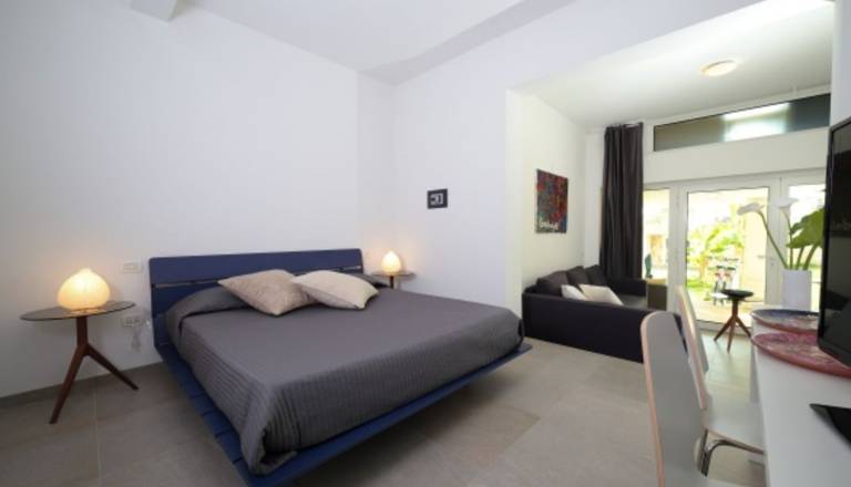 Children-friendly bed & breakfast with pool, terrace & fast internet | Garden view | Pets are welcome — photo 3