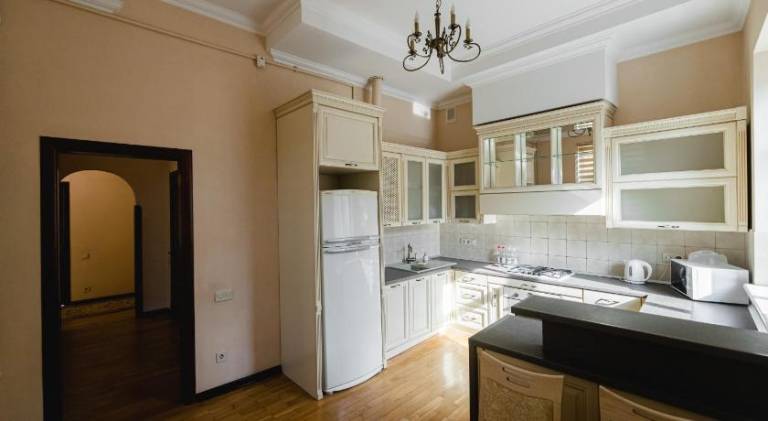 Apartments JustLvivIt at the Rynok Square — photo 4