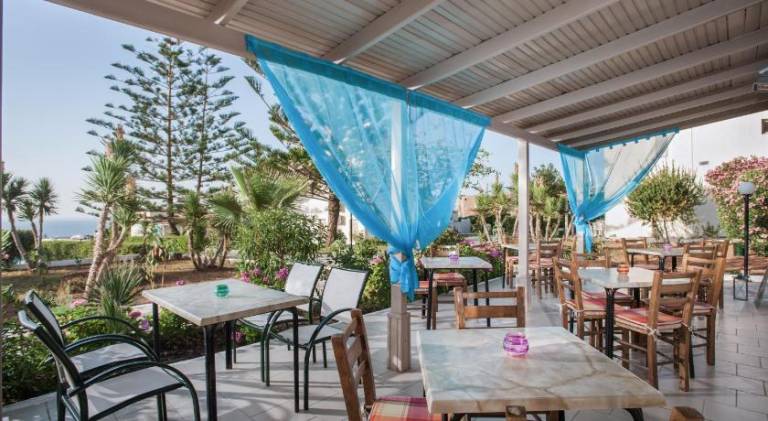 Beautiful serviced apartment with pool, barbeque & yard | Pets are welcome — photo 3