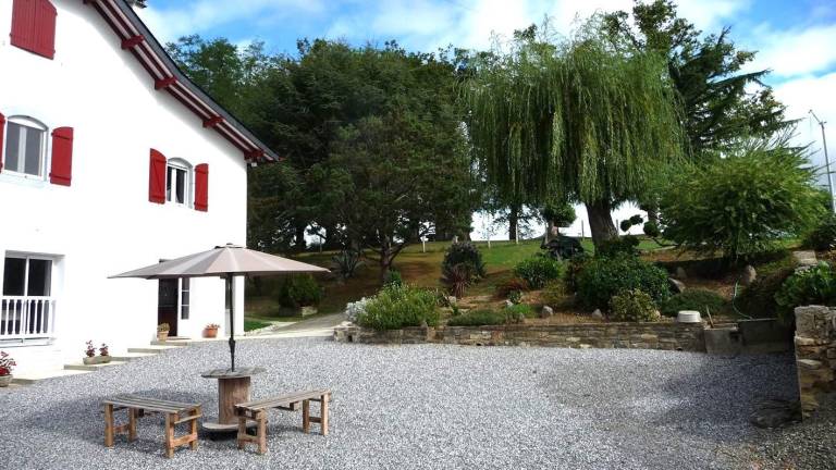 Gite with garden, barbecue & terrace — photo 2
