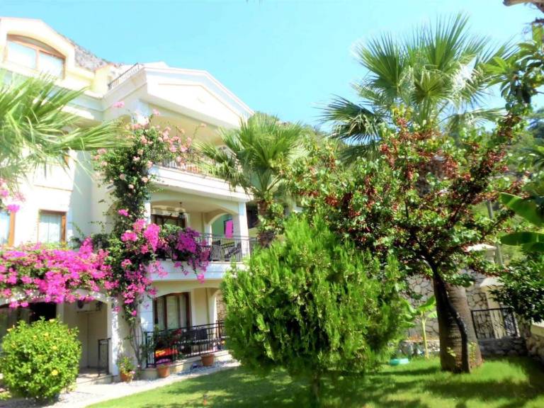 Condo  İçmeler Mahallesi