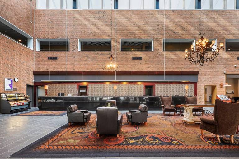 Crowne Plaza Minneapolis West — photo 3