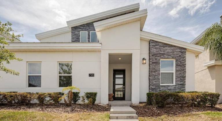 Vacation home with pool & jacuzzi | Pets are welcome in Cham