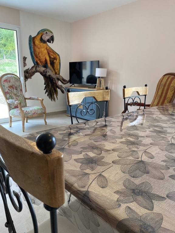 House with 3 rooms for 8 persons in Chateauroux