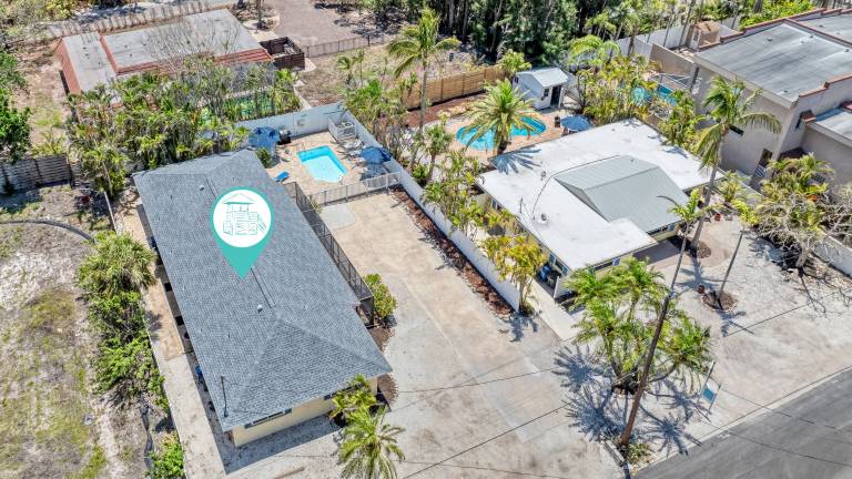Children-friendly vacation home with private pool, patio & barbeque | Close to the beach | Dogs allowed — photo 3