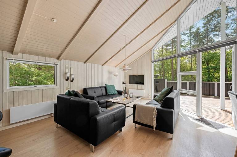 Vacation home with grill, sauna & jacuzzi — photo 4