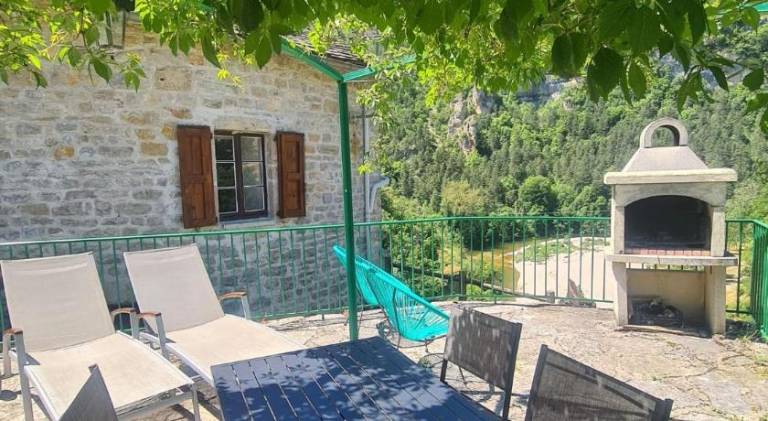 House with pool in Gorges du Tarn Causses