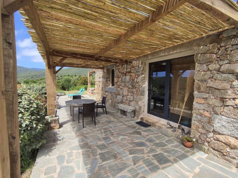 Pleasant vacation home with barbeque, yard & terrace | Pets allowed — photo 2