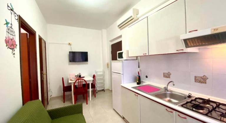 Serviced apartment with garden — photo 4