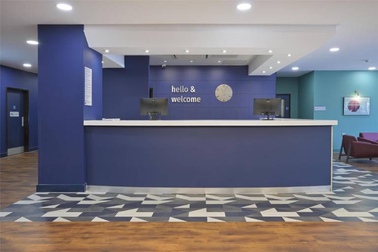 Travelodge Gatwick Airport Central — photo 3