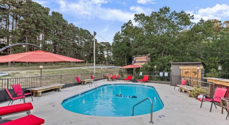 Holiday apartment with pool — photo 4