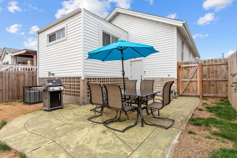 Fully Stocked 4BR Bungalow Near Tower Grove Park & The Grove Free Parking — photo 4