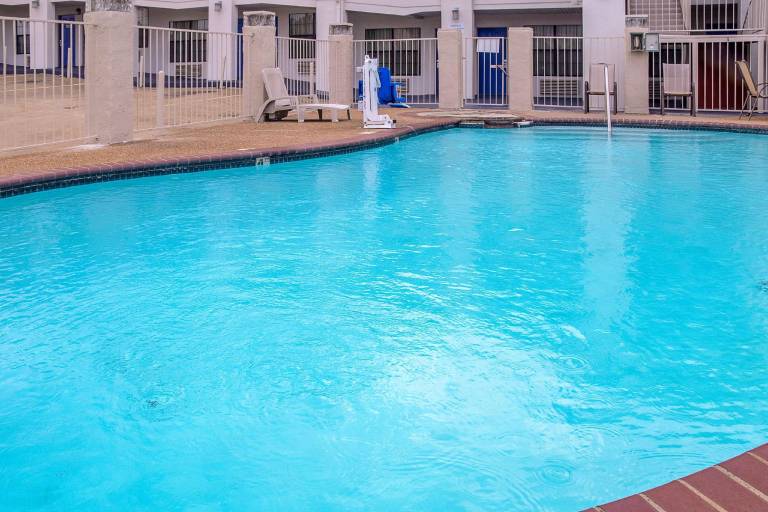 Motel 6 Canton, TX — photo 3