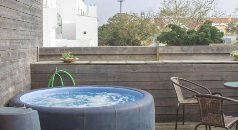 Rental apartment with jacuzzi, terrace & private pool | Next to Portas da Cidade de Ponta Delgada — photo 4