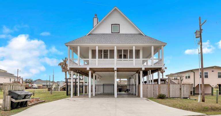 Vacation home with garden & grill | Beach view — photo 3