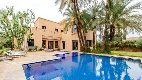 2200 m² Villa