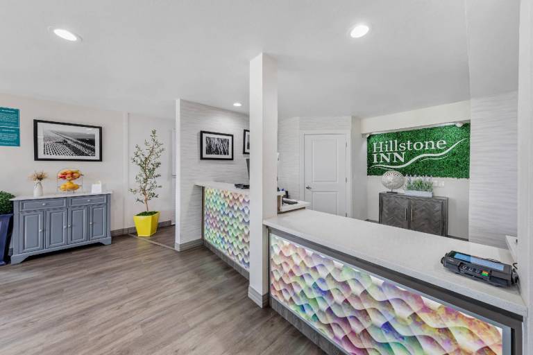 Hillstone Inn Tulare, an Ascend Collection Hotel — photo 4