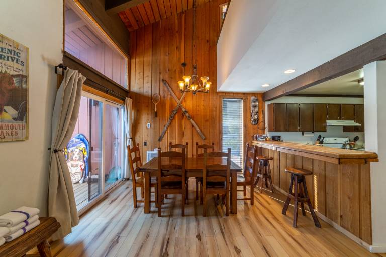Condo with sauna, terrace & heated pool | Mountain view — photo 5