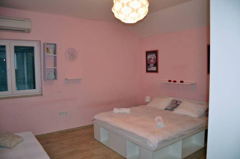 Ferienwohnung in Lopar für max. 6 Personen Ferienwohnung in Lopar für max. 6 Personen