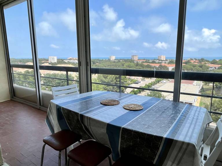 Studio cabin for 4, 500m from the sea with TV, DW, WM, pets allowed — photo 2